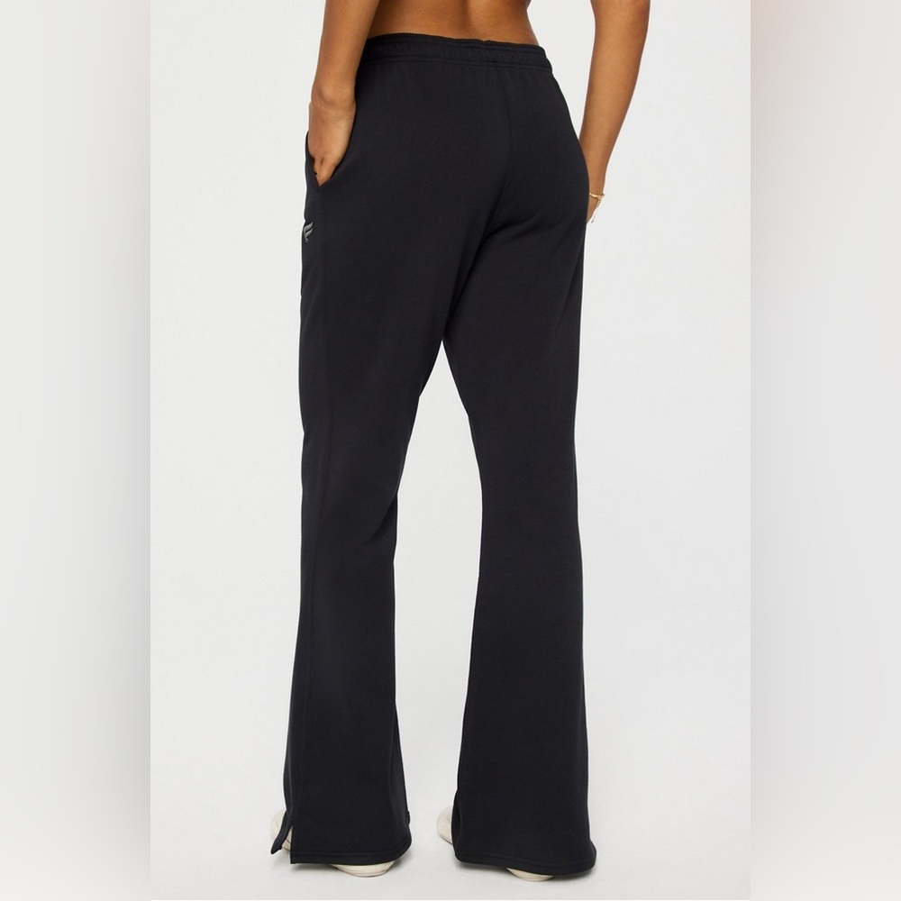 Fabletics Black Year Round Terry Flare pant- Large Short - Picture 2 of 6